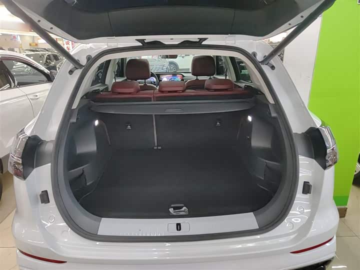 Фото 19 - Hongqi HS5