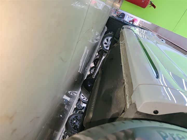 Фото 21 - Hongqi HS5