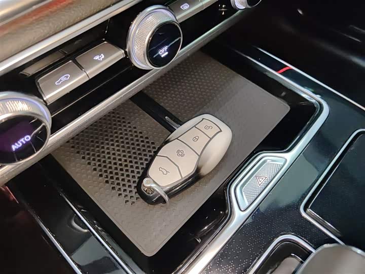 Фото 9 - Hongqi HS5