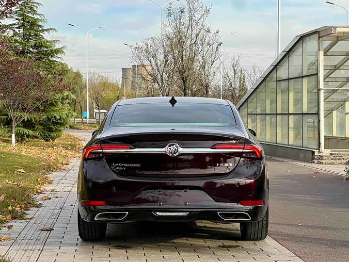 Фото 4 - Buick LaCrosse