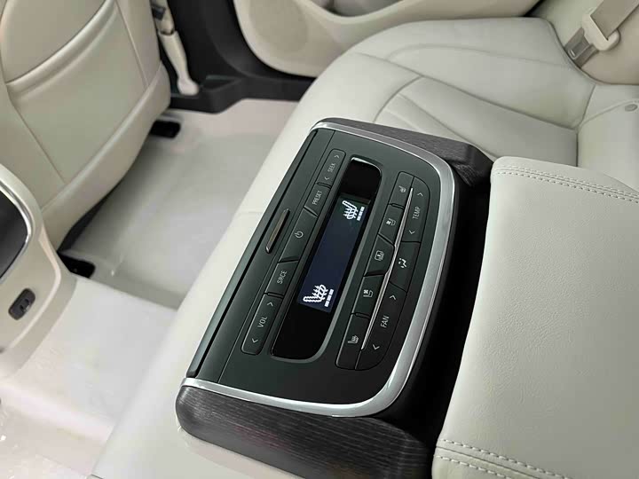 Фото 7 - Buick LaCrosse