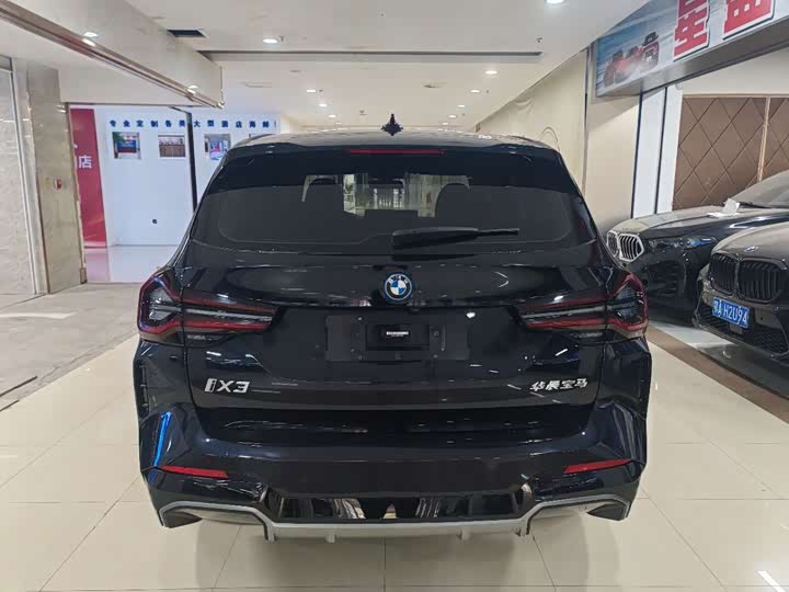Фото 8 - BMW iX3