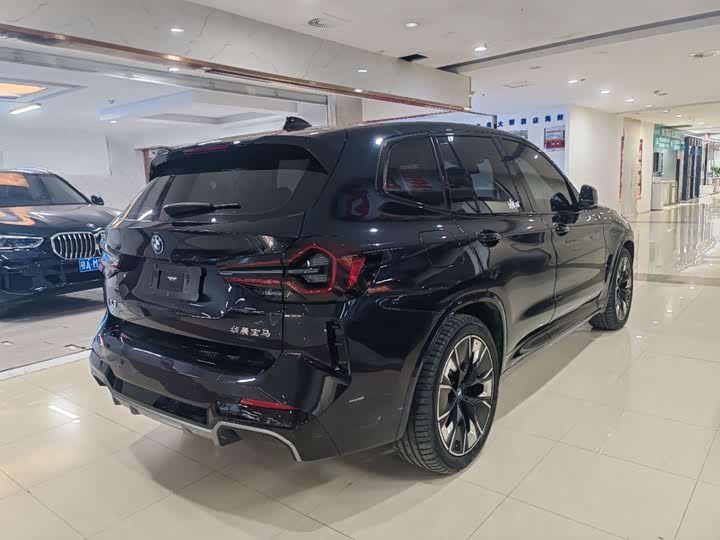 Фото 9 - BMW iX3