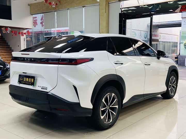 Фото 5 - Lexus RZ