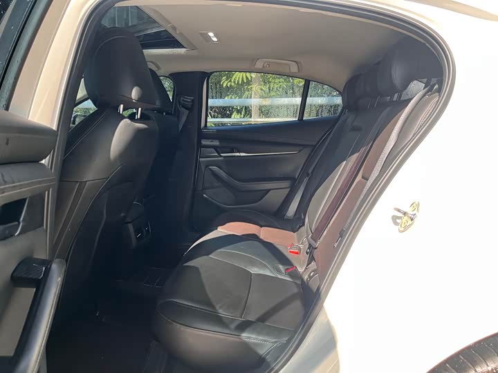 Фото 9 - Mazda 3 (Axela)