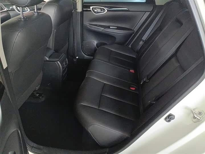 Фото 16 - Nissan Sylphy