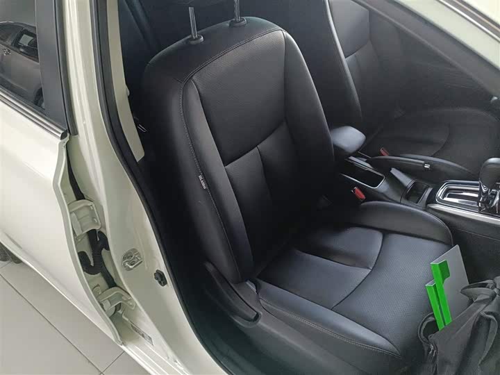 Фото 24 - Nissan Sylphy