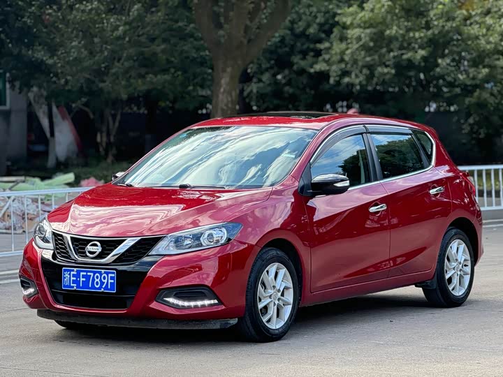 Фото 1 - Nissan Tiida