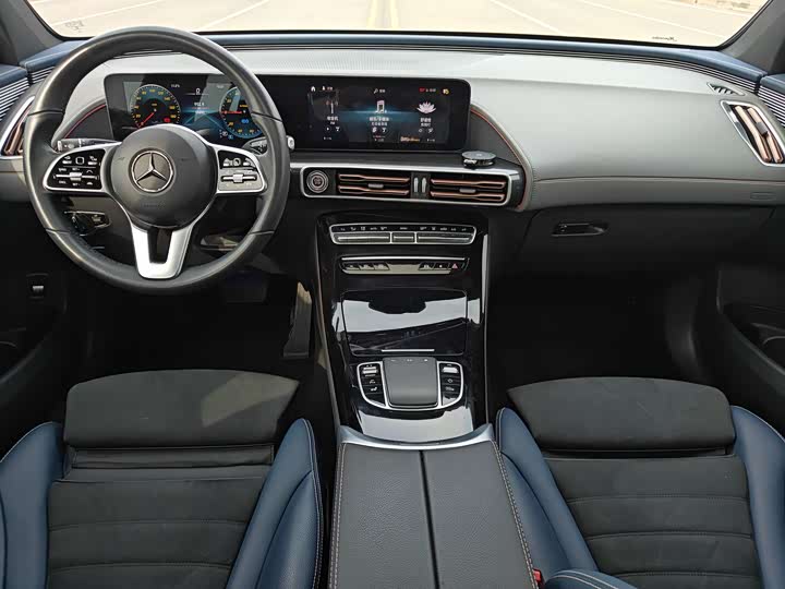 Фото 9 - Mercedes-Benz EQC
