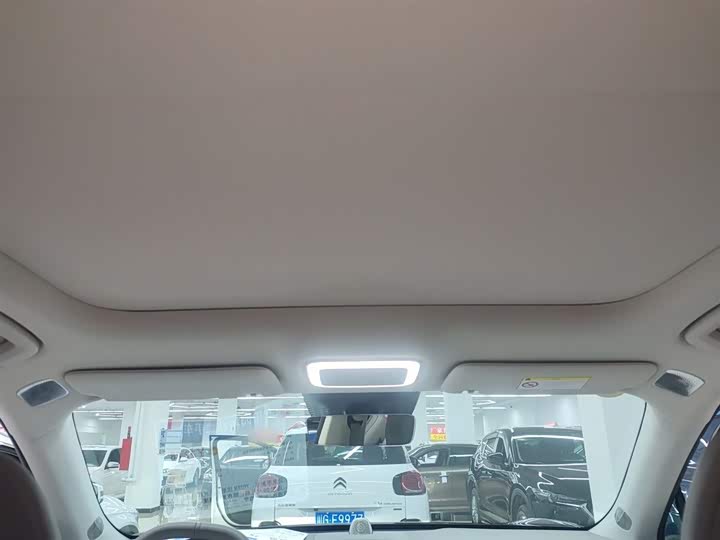 Фото 18 - Zeekr 7X