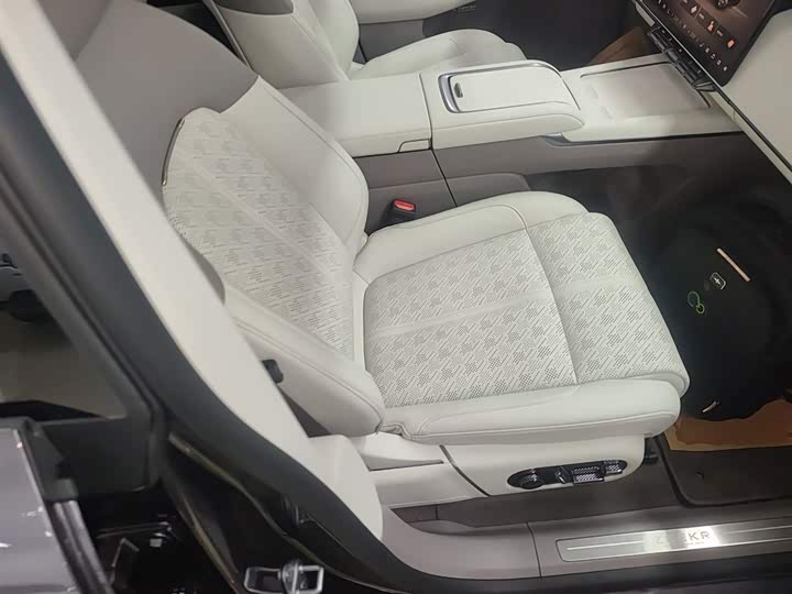 Фото 25 - Zeekr 7X