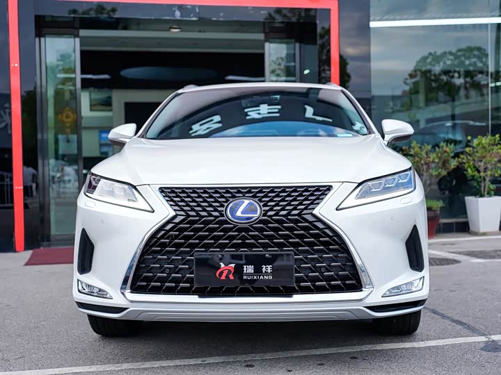 Фото 1 - Lexus RX