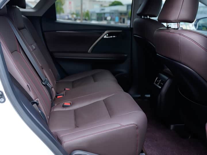 Фото 9 - Lexus RX