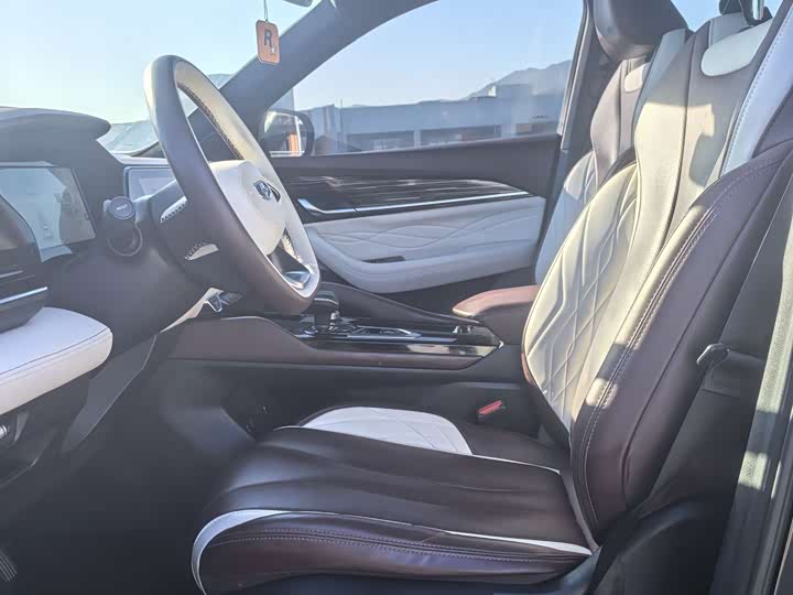 Фото 4 - Geely Monjaro