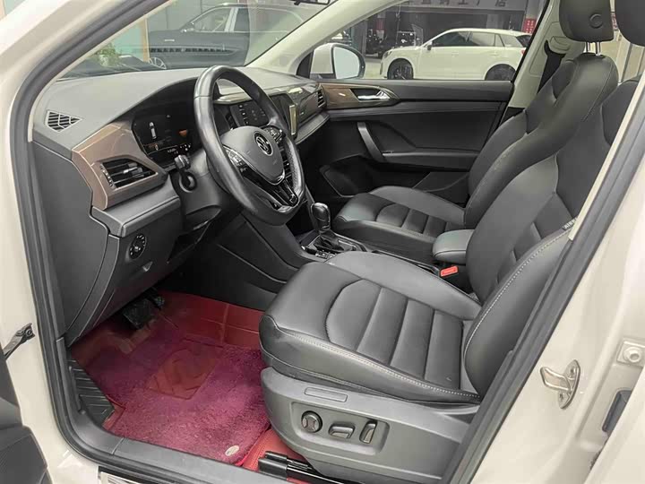 Фото 11 - Volkswagen Tharu