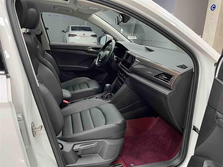 Фото 13 - Volkswagen Tharu