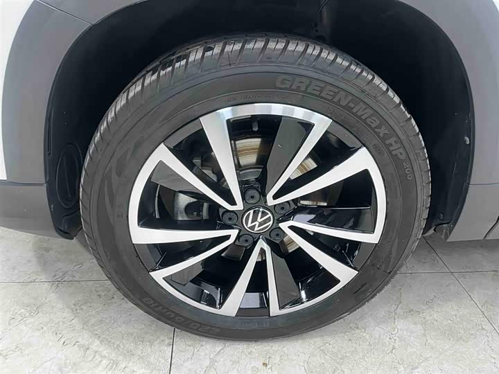 Фото 19 - Volkswagen Tharu