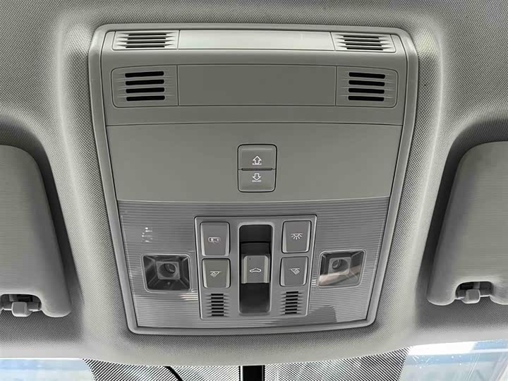 Фото 8 - Volkswagen Tharu