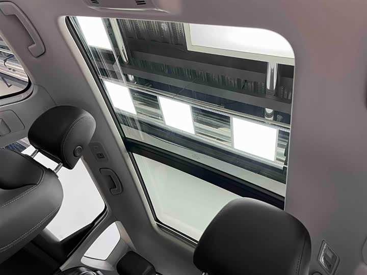 Фото 9 - Volkswagen Tharu