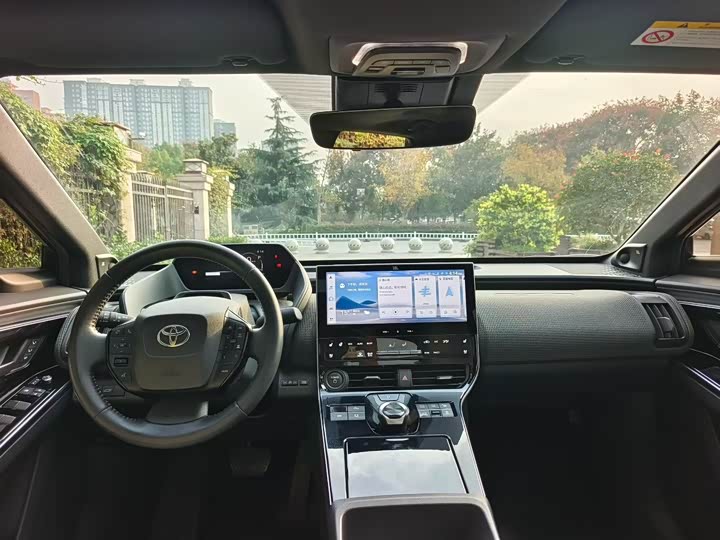 Фото 7 - Toyota bZ4X