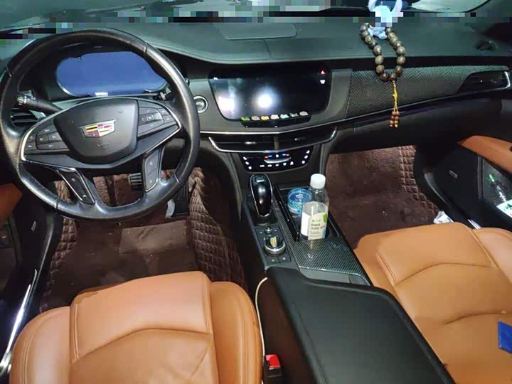 Фото 13 - Cadillac CT6