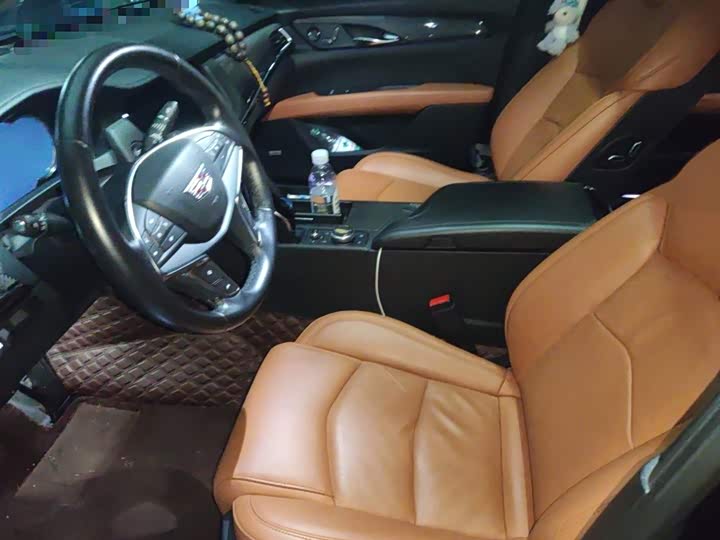 Фото 8 - Cadillac CT6