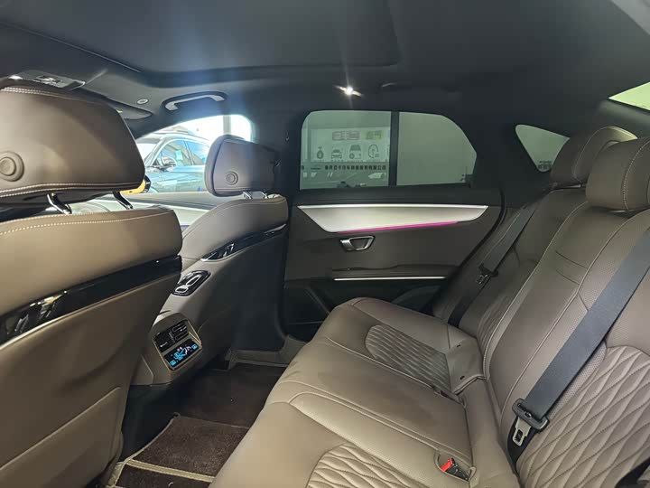 Фото 11 - BYD Han