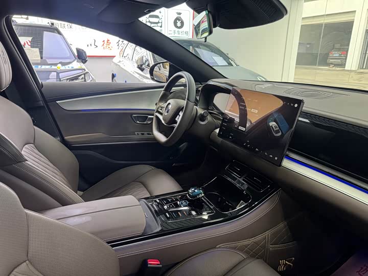 Фото 12 - BYD Han