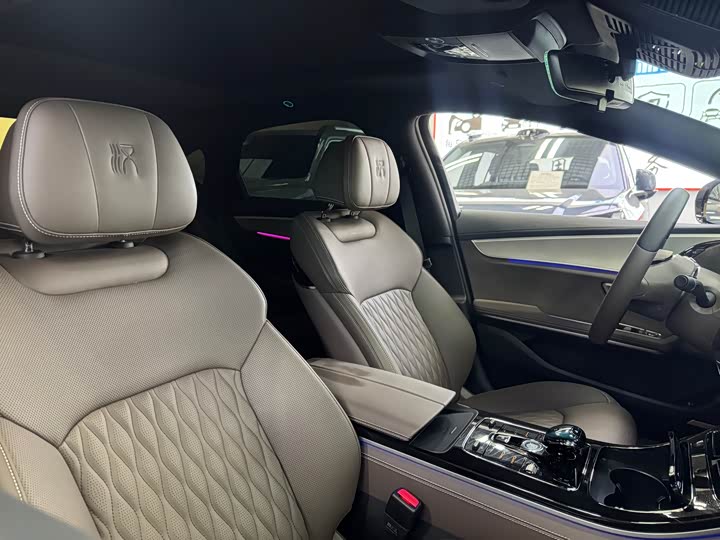 Фото 13 - BYD Han