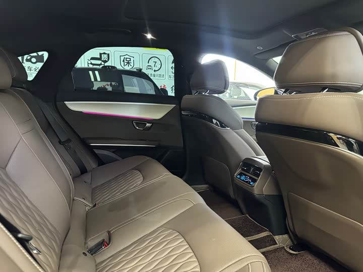 Фото 14 - BYD Han