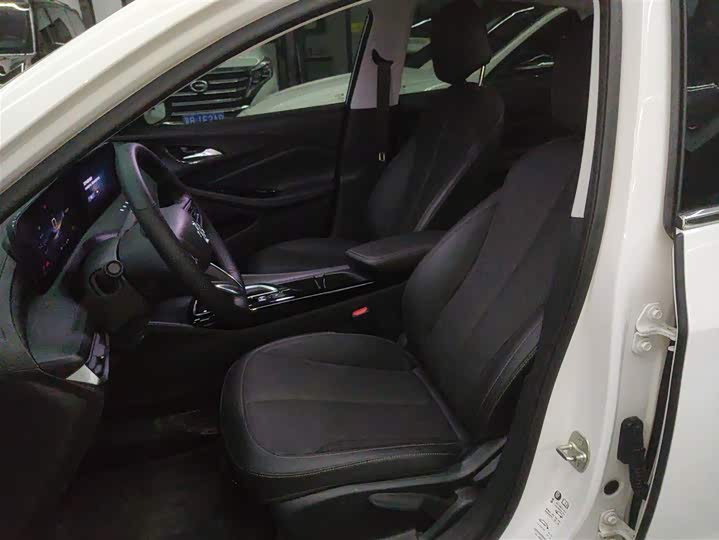 Фото 15 - Buick Verano