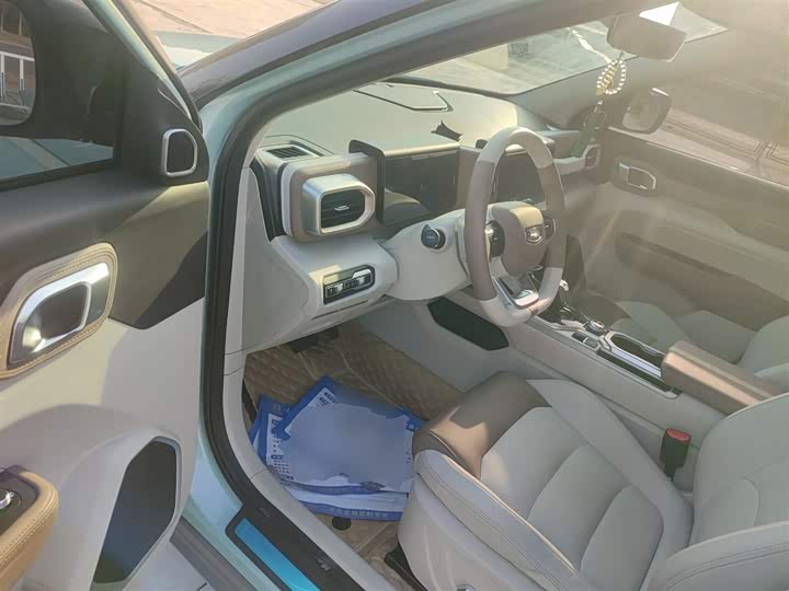 Фото 16 - Geely Icon