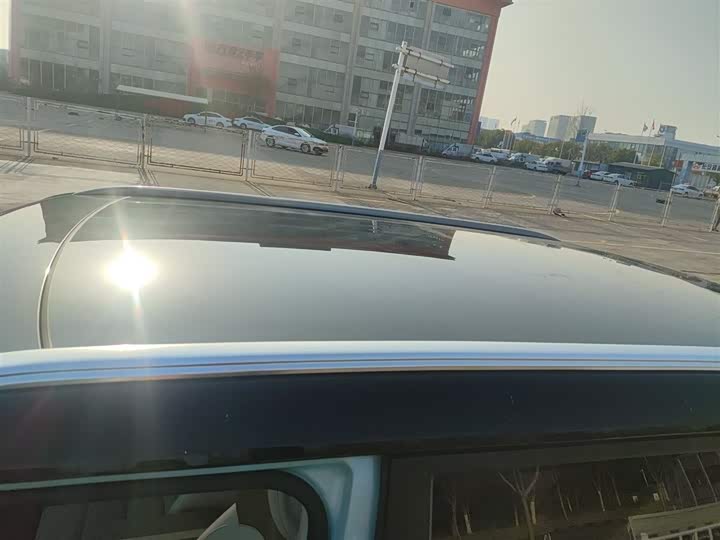 Фото 27 - Geely Icon