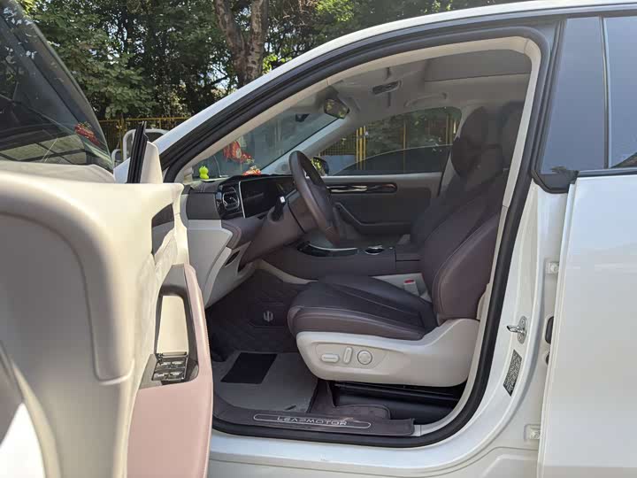 Фото 6 - Leapmotor C11