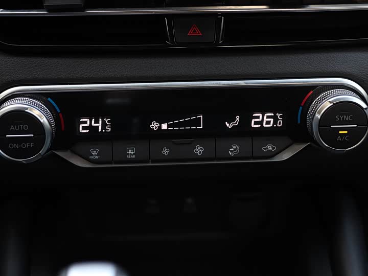 Фото 11 - Nissan Teana