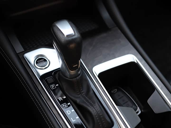 Фото 12 - Nissan Teana