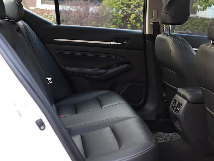 Фото 30 - Nissan Teana