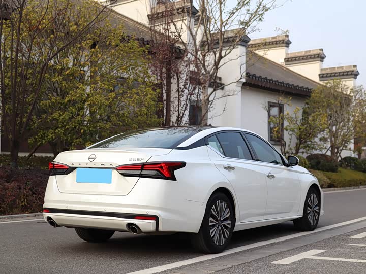 Фото 4 - Nissan Teana