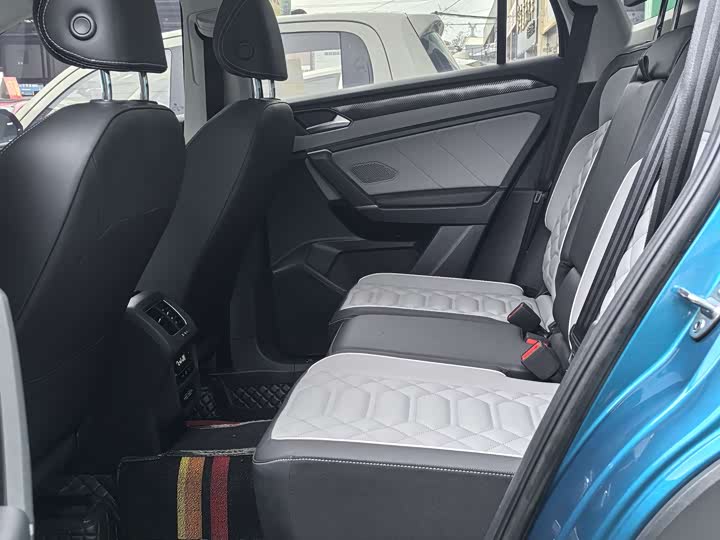 Фото 8 - Volkswagen Tayron