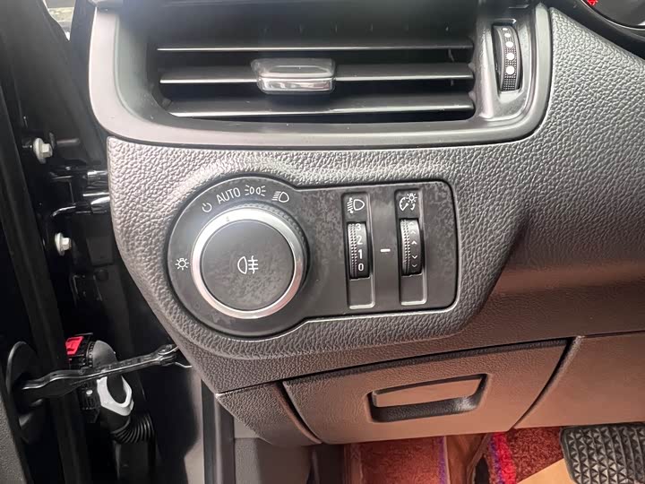 Фото 10 - Buick Envision Plus