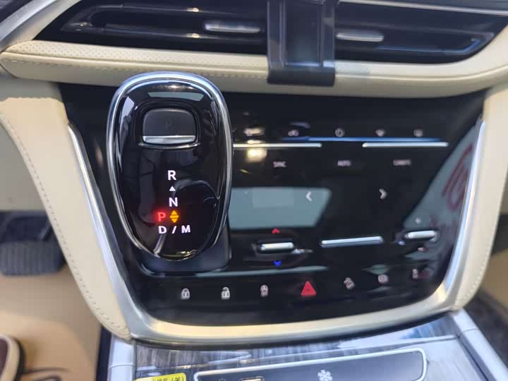 Фото 16 - Buick GL8 ES