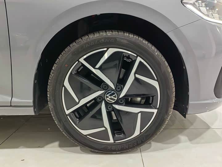 Фото 10 - Volkswagen Lavida