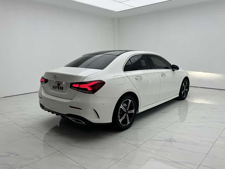 Фото 9 - Mercedes-Benz A-Class