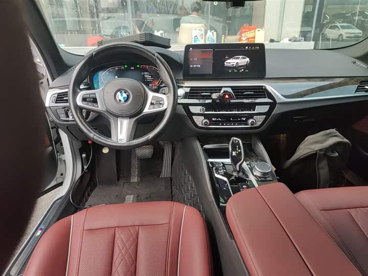 Фото 10 - BMW 5 Series