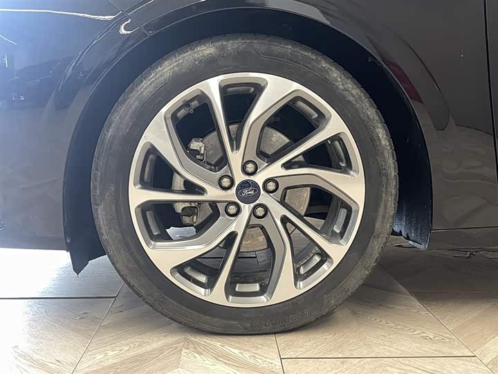 Фото 11 - Ford Mondeo