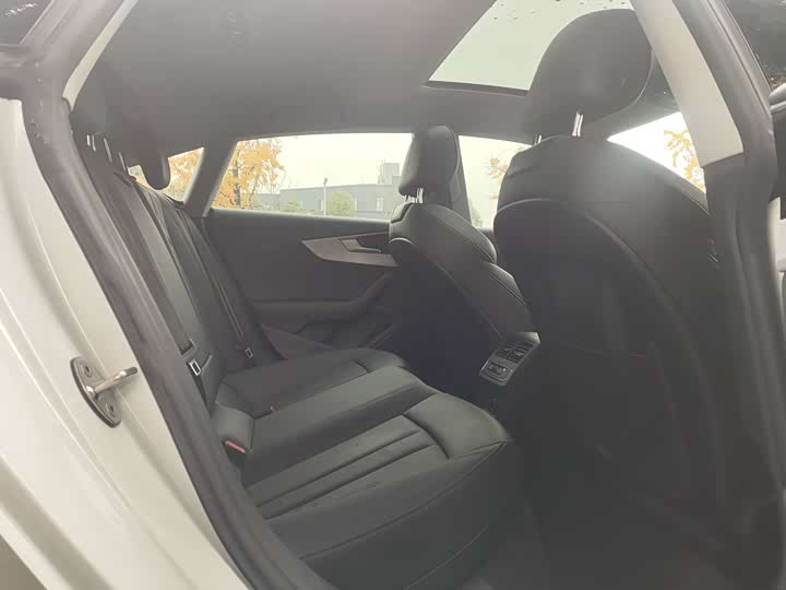 Фото 10 - Audi A5