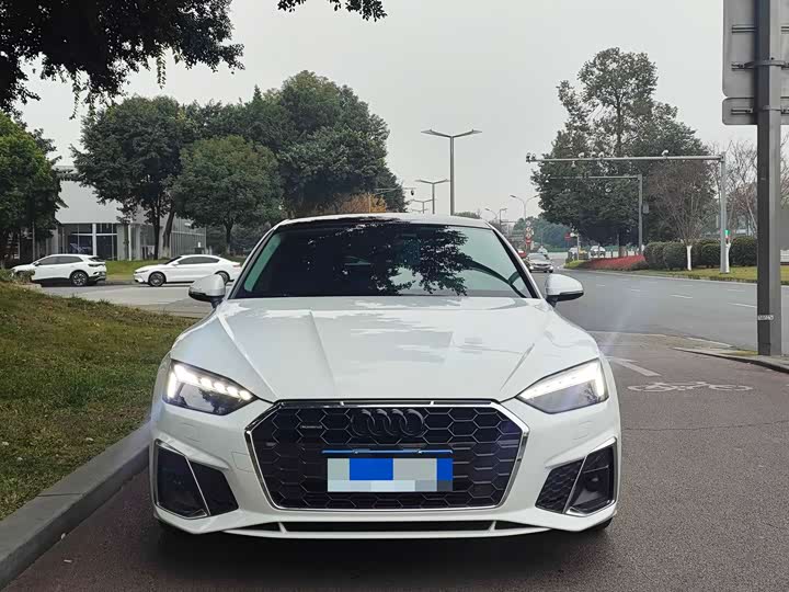 Фото 2 - Audi A5