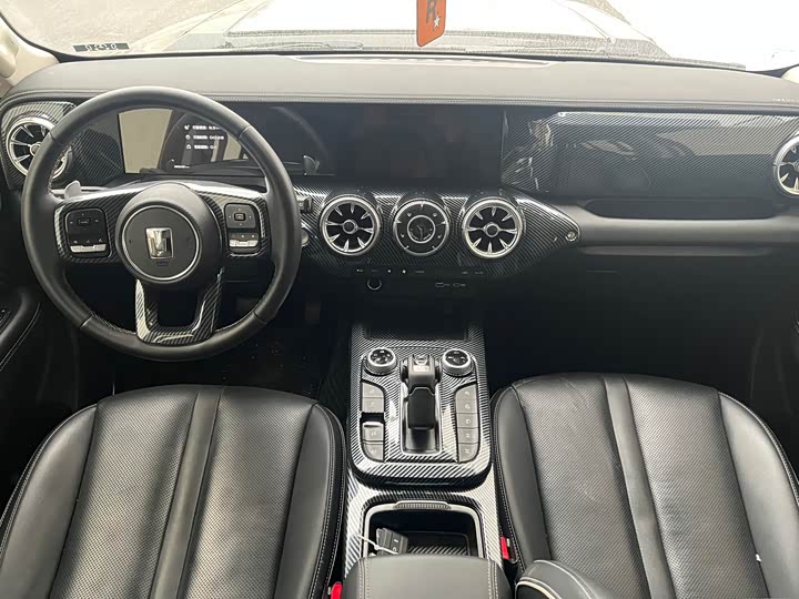 Фото 14 - Tank 300