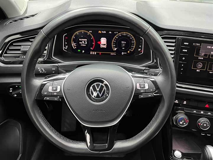 Фото 3 - Volkswagen T-Roc