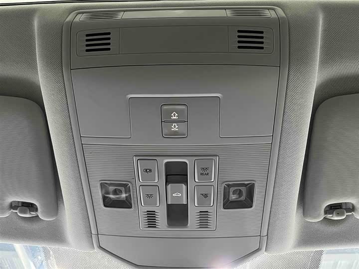 Фото 8 - Volkswagen T-Roc